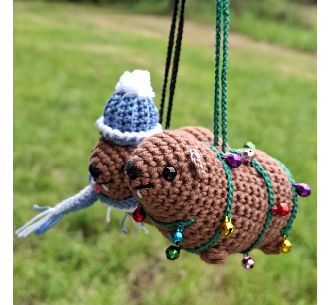Crochet Awawa in Christmas Lights – A Tiny Holiday Companion
